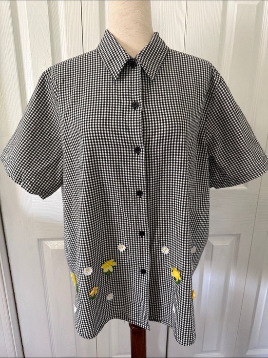 Lemon Grass Other - Vintage 90s Lemon Grass Black and White Gingham Shirt with Daisy Detail Sz XL